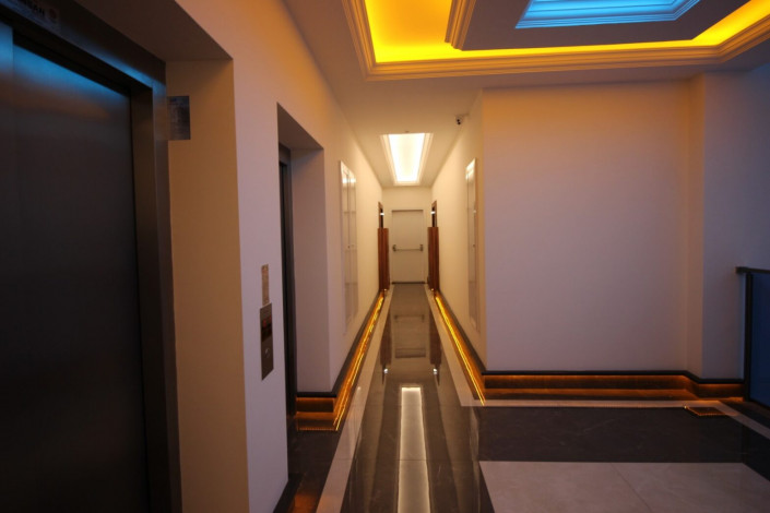 Трехкомнатная квартира с полами с подогревом в одном из больших комплексов района Махмтулар, 130 м2 - Ракурс 27