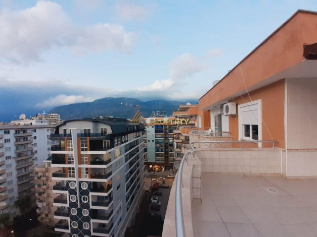 Полностью меблированный пентхаус 4+1 с видом на море и город в центре района Махмутлар, 250 м2 - Ракурс 2