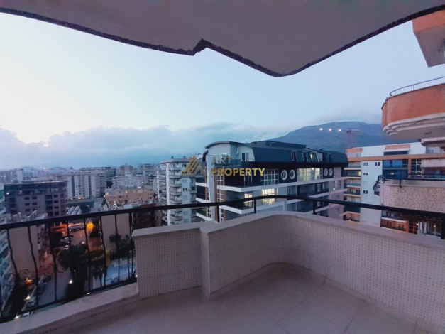 Полностью меблированный пентхаус 4+1 с видом на море и город в центре района Махмутлар, 250 м2 - Ракурс 20