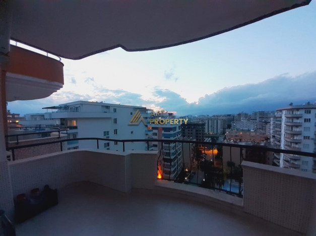 Полностью меблированный пентхаус 4+1 с видом на море и город в центре района Махмутлар, 250 м2 - Ракурс 22