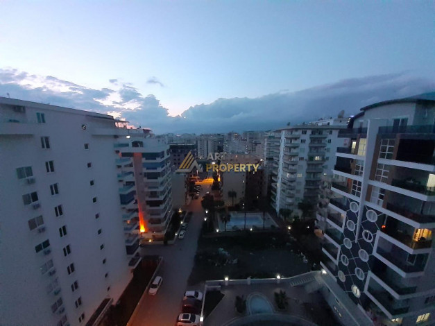 Полностью меблированный пентхаус 4+1 с видом на море и город в центре района Махмутлар, 250 м2 - Ракурс 27