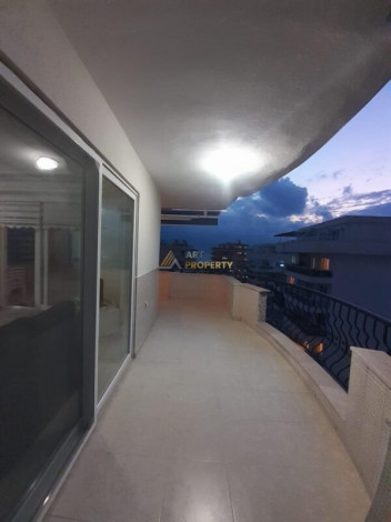 Полностью меблированный пентхаус 4+1 с видом на море и город в центре района Махмутлар, 250 м2 - Ракурс 30