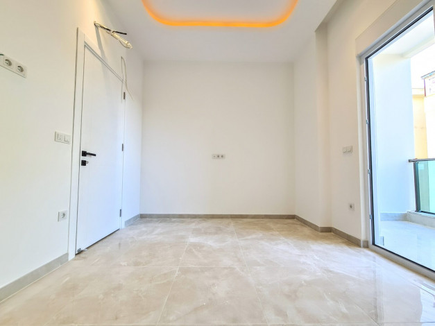 Современная двухкомнатная квартира на высоком этаже вблизи моря в Махмутлар, 60 м2 - Ракурс 8