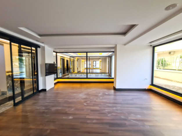 Современная двухкомнатная квартира на высоком этаже вблизи моря в Махмутлар, 60 м2 - Ракурс 13