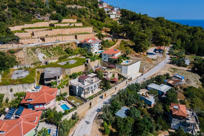 Трехэтажная вилла 3+1 с панорамным видом на море и город в районе Бекташ города Аланья, 230 м2 - Ракурс 7