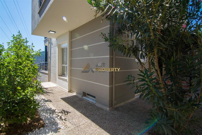 Трехэтажная вилла 3+1 с панорамным видом на море и город в районе Бекташ города Аланья, 230 м2 - Ракурс 10