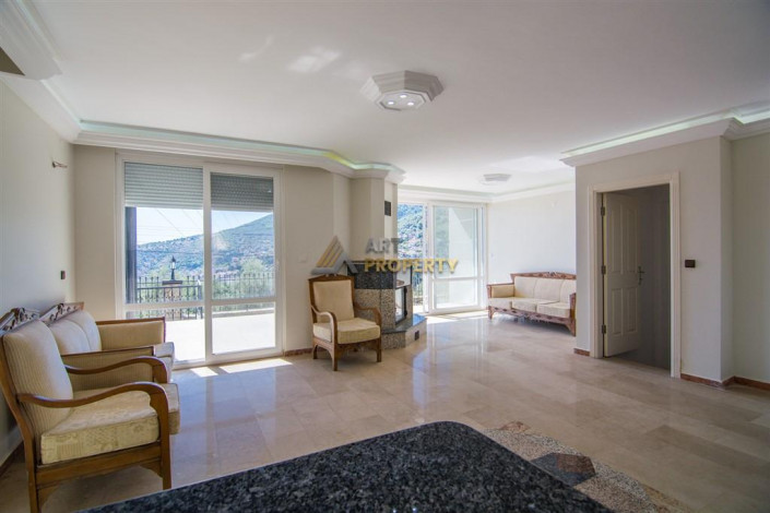 Трехэтажная вилла 3+1 с панорамным видом на море и город в районе Бекташ города Аланья, 230 м2 - Ракурс 18