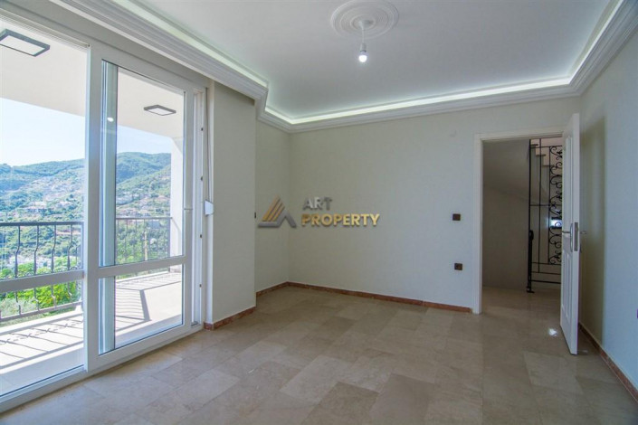 Трехэтажная вилла 3+1 с панорамным видом на море и город в районе Бекташ города Аланья, 230 м2 - Ракурс 41