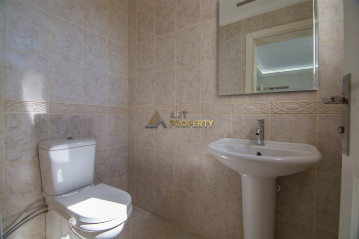 Трехэтажная вилла 3+1 с панорамным видом на море и город в районе Бекташ города Аланья, 230 м2 - Ракурс 42