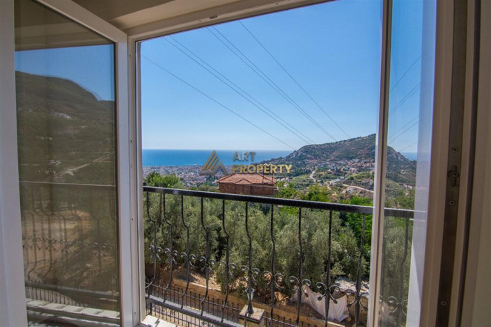 Трехэтажная вилла 3+1 с панорамным видом на море и город в районе Бекташ города Аланья, 230 м2 - Ракурс 48