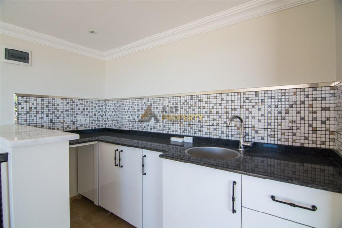 Трехэтажная вилла 3+1 с панорамным видом на море и город в районе Бекташ города Аланья, 230 м2 - Ракурс 52