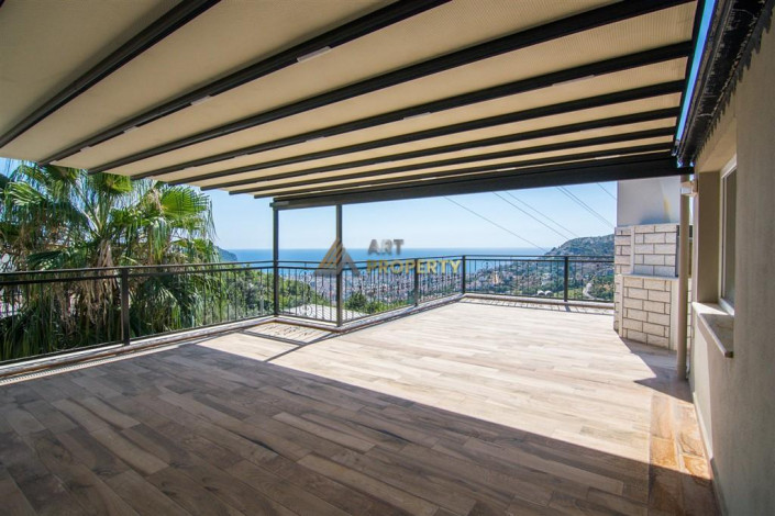 Трехэтажная вилла 3+1 с панорамным видом на море и город в районе Бекташ города Аланья, 230 м2 - Ракурс 53