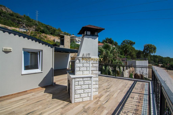 Трехэтажная вилла 3+1 с панорамным видом на море и город в районе Бекташ города Аланья, 230 м2 - Ракурс 56