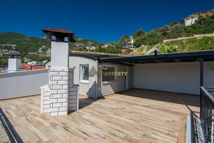 Трехэтажная вилла 3+1 с панорамным видом на море и город в районе Бекташ города Аланья, 230 м2 - Ракурс 57