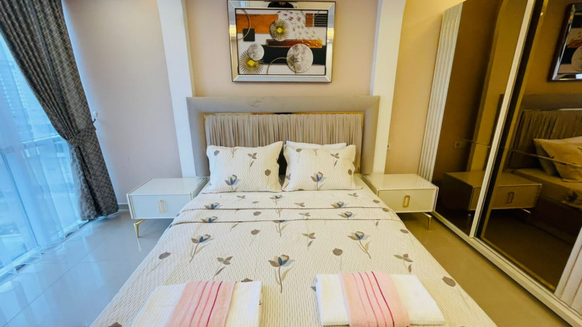 Меблированная двухкомнатная квартира в районе Махмутлар с видом на бассейн, 60м - Ракурс 2