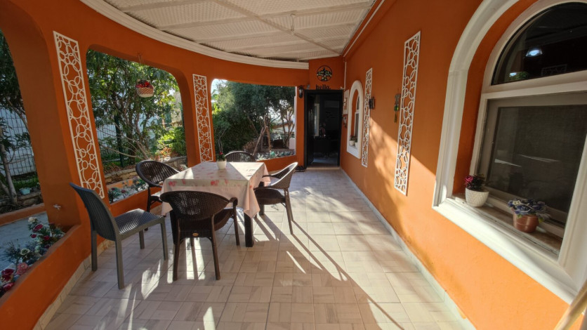 Полностью меблированная вилла 3+1 со свежим ремонтом в Авсаллар, 140 м2 - Ракурс 13