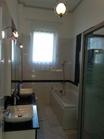 Меблированная двухэтажная вилла 5+1 с собственным бассейном, 230 м2 - Ракурс 11