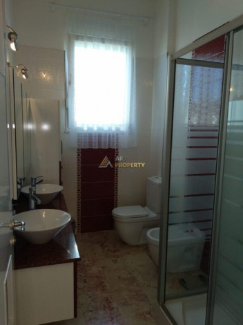 Меблированная двухэтажная вилла 5+1 с собственным бассейном, 230 м2 - Ракурс 15