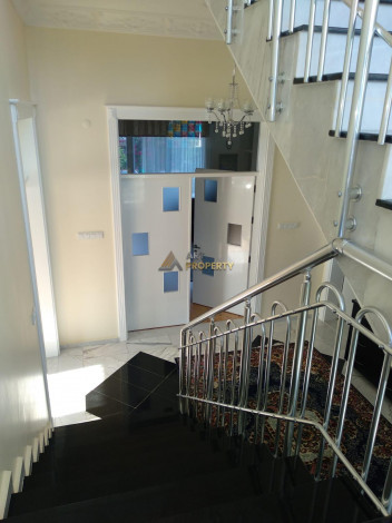 Меблированная двухэтажная вилла 5+1 с собственным бассейном, 230 м2 - Ракурс 17