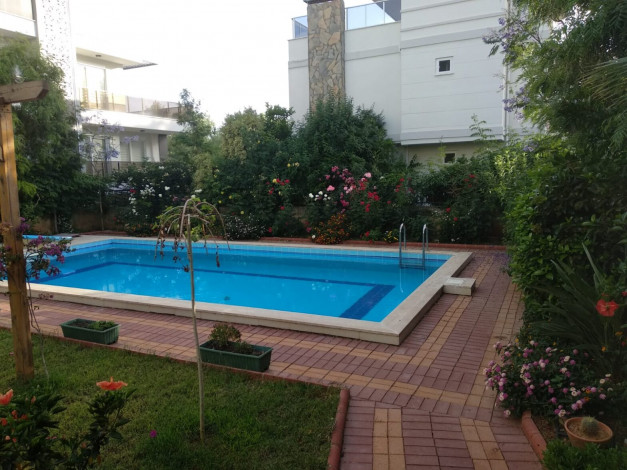 Меблированная двухэтажная вилла 5+1 с собственным бассейном, 230 м2 - Ракурс 21