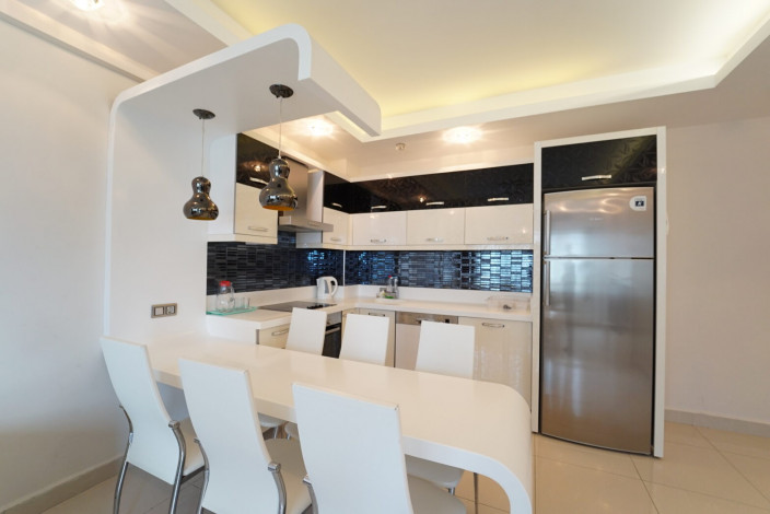 Трехкомнатные меблированные апартаменты с видом на море и горы в районе Махмутлар, 107м - Ракурс 3