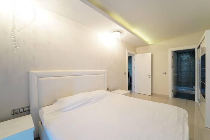 Трехкомнатные меблированные апартаменты с видом на море и горы в районе Махмутлар, 107м - Ракурс 10