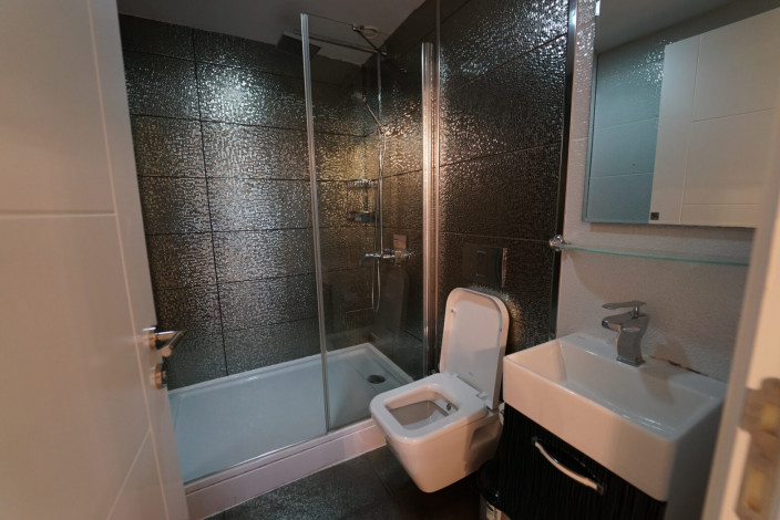 Трехкомнатные меблированные апартаменты с видом на море и горы в районе Махмутлар, 107м - Ракурс 16