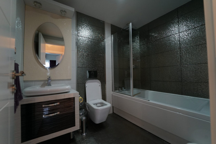 Трехкомнатные меблированные апартаменты с видом на море и горы в районе Махмутлар, 107м - Ракурс 17