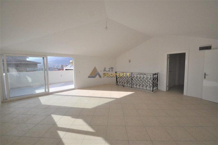 Пятикомнатная квартира - пентхаус в комплексе с бассейном в районе Тосмур, 150 м2 - Ракурс 8