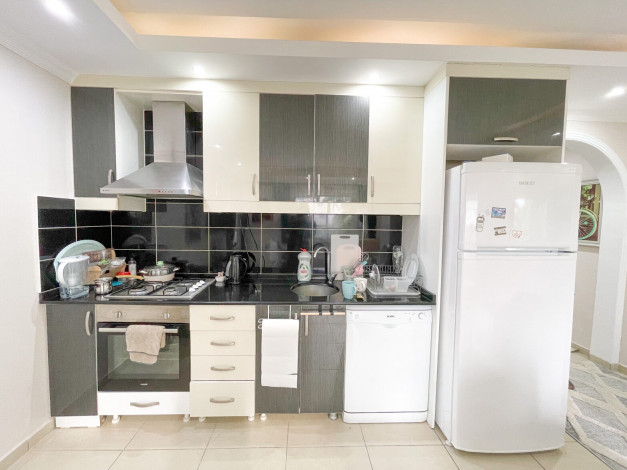 Полностью меблированная квартира 2+1 в 200 метрах от моря в Махмутларе, 110 м2 - Ракурс 23