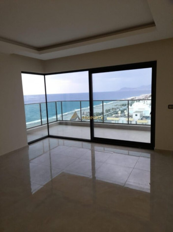 Просторная квартира 2+1 на первой береговой линии с видом на море в Махмутларе,105м2 - Ракурс 16