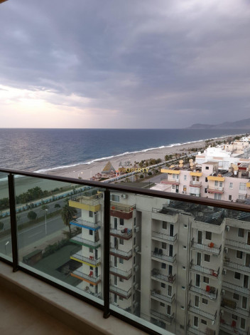 Просторная квартира 2+1 на первой береговой линии с видом на море в Махмутларе,105м2 - Ракурс 17