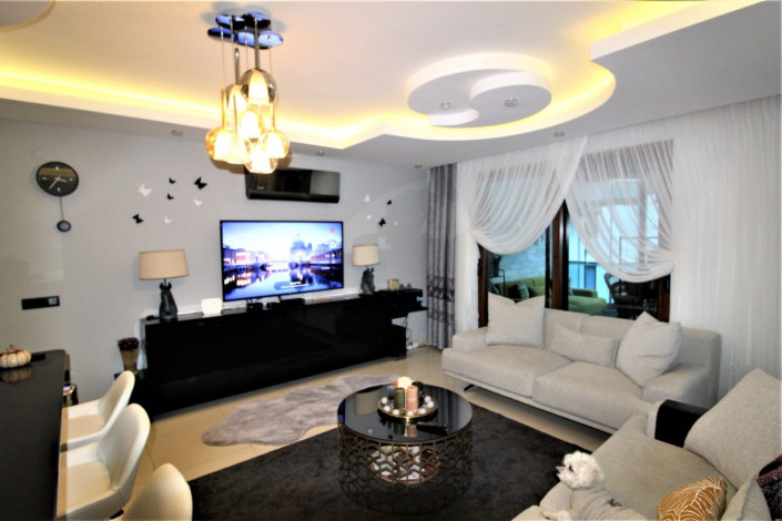 Трехкомнатная меблированная квартира в 150 метрах от моря в районе Кестель, 100 м2 - Ракурс 3