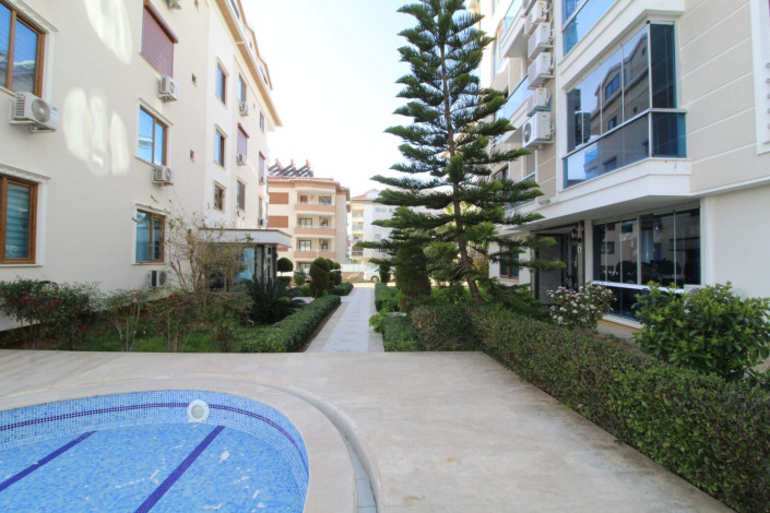 Трехкомнатная меблированная квартира в 150 метрах от моря в районе Кестель, 100 м2 - Ракурс 4