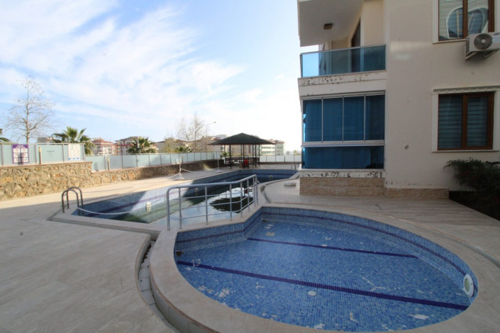 Трехкомнатная меблированная квартира в 150 метрах от моря в районе Кестель, 100 м2 - Ракурс 5