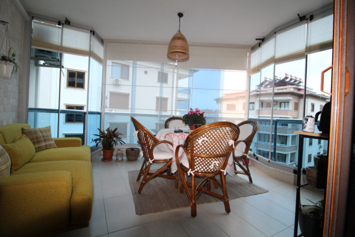 Трехкомнатная меблированная квартира в 150 метрах от моря в районе Кестель, 100 м2 - Ракурс 10