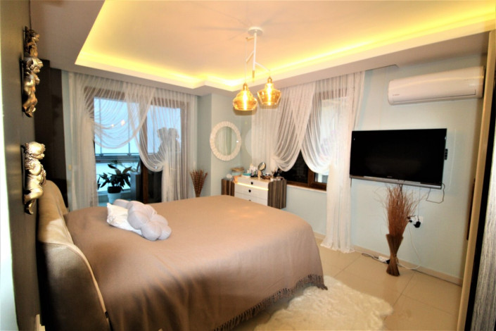 Трехкомнатная меблированная квартира в 150 метрах от моря в районе Кестель, 100 м2 - Ракурс 12