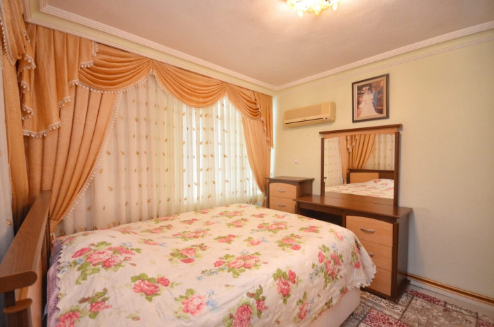 Меблированная трехкомнатная квартира в 150 метрах от моря в центре Махмутлара, 105 м2 - Ракурс 2