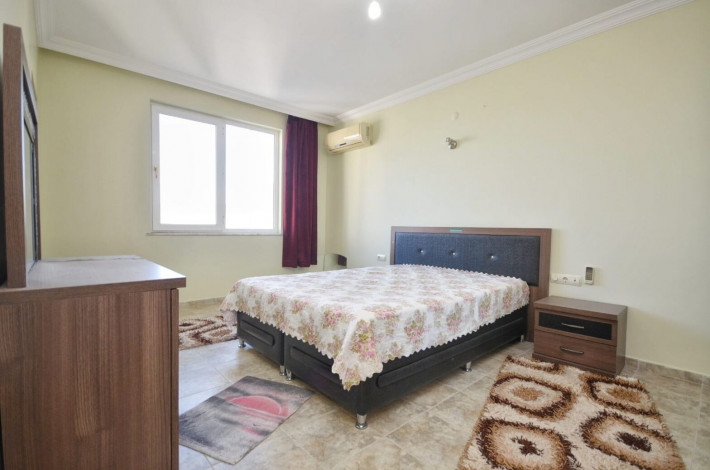 Меблированная квартира 2+1 с отдельной кухней в районе Махмутлар, 125 м2 - Ракурс 2