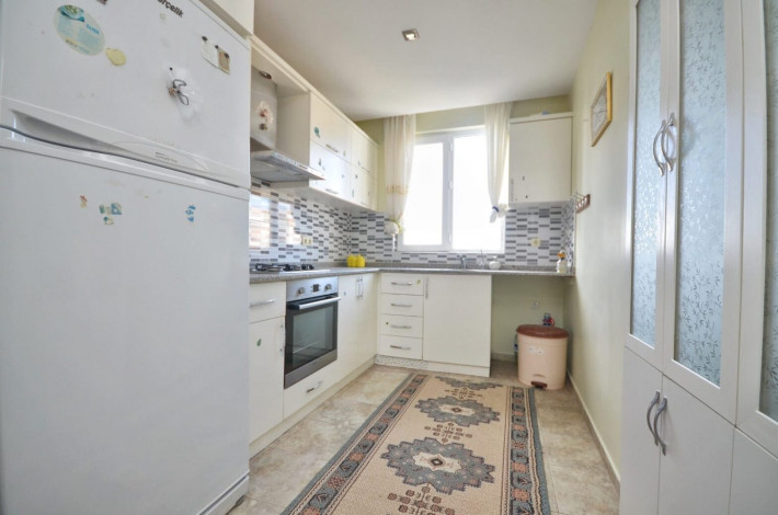 Меблированная квартира 2+1 с отдельной кухней в районе Махмутлар, 125 м2 - Ракурс 9