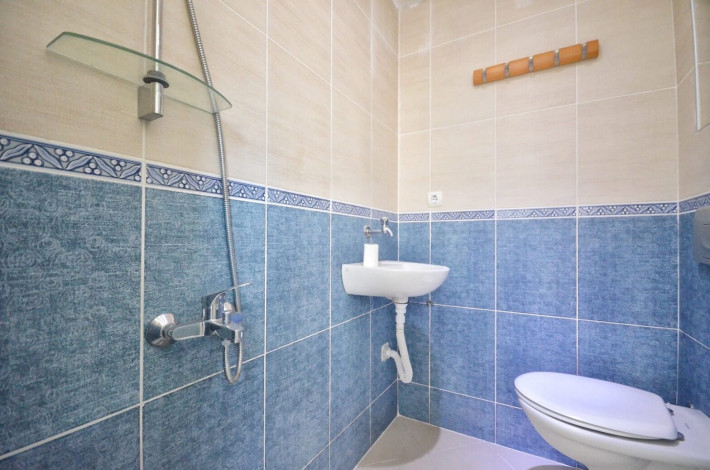 Меблированная квартира 2+1 с отдельной кухней в районе Махмутлар, 125 м2 - Ракурс 27