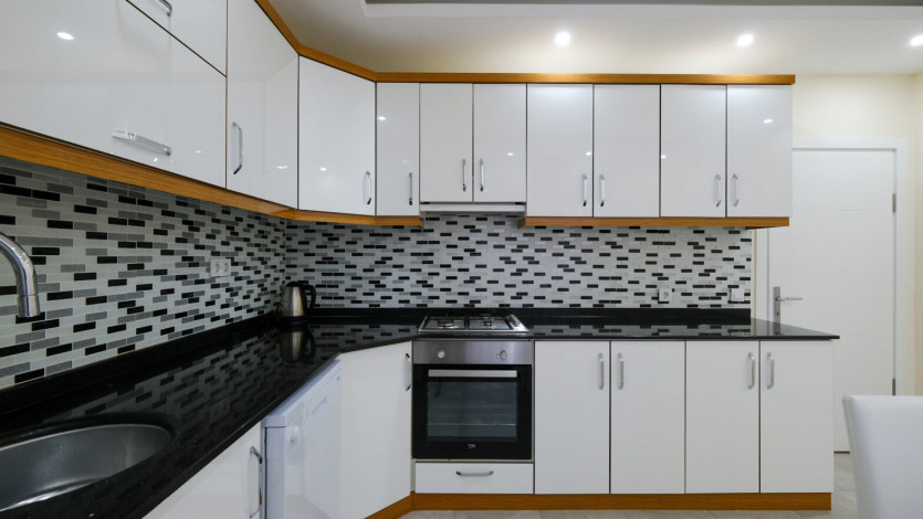 Частично меблированные апартаменты с видом на море и горы в районе Махмутлар, 100м - Ракурс 3