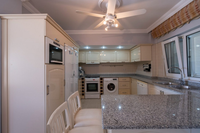 Триплекс 4+1 на первой линии моря с собственным пляжем, 170 м2 - Ракурс 5