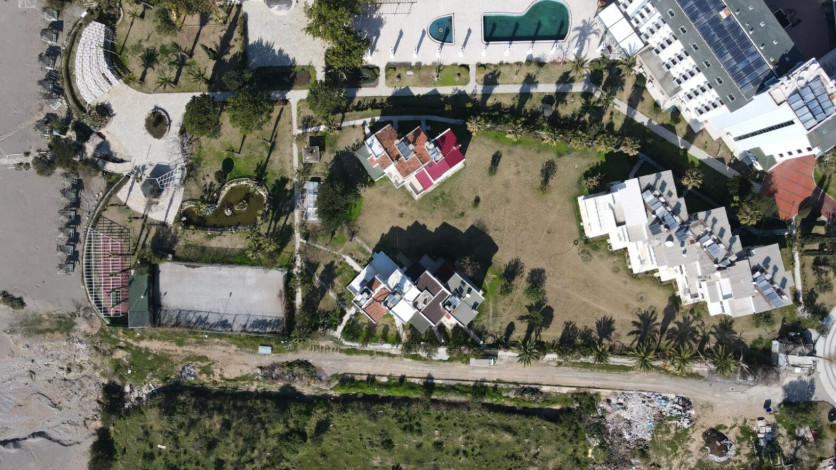 Триплекс 4+1 на первой линии моря с собственным пляжем, 170 м2 - Ракурс 27