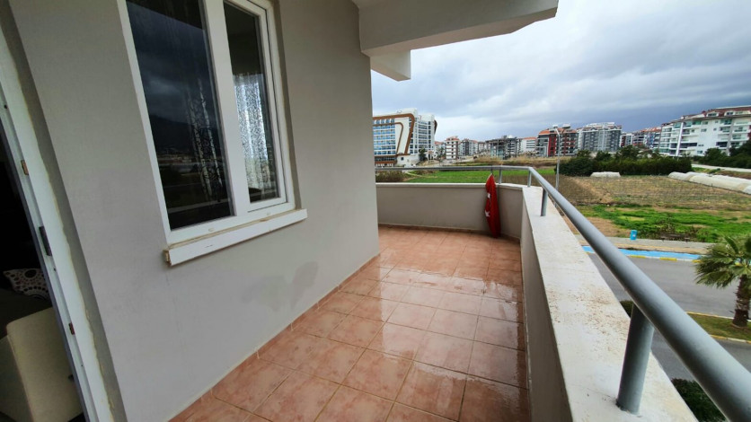 Меблированная трехкомнатная квартира с видом на море и горы на границе районов Махмутлар и Кестель, 90м - Ракурс 4