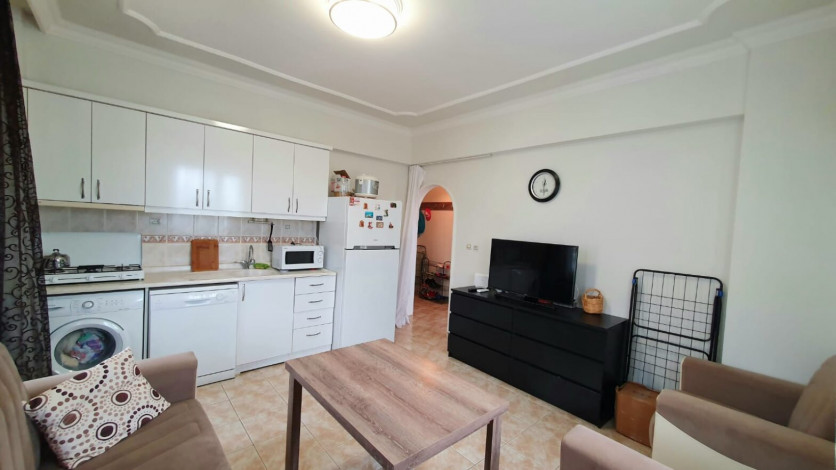 Меблированная трехкомнатная квартира с видом на море и горы на границе районов Махмутлар и Кестель, 90м - Ракурс 12