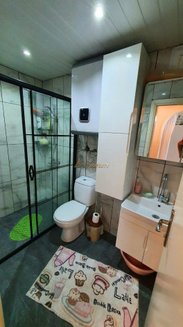 Меблированная трехкомнатная квартира с видом на море и горы на границе районов Махмутлар и Кестель, 90м - Ракурс 14