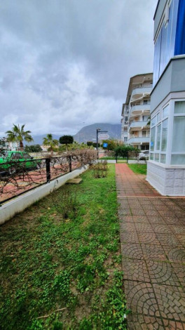 Меблированная трехкомнатная квартира с видом на море и горы на границе районов Махмутлар и Кестель, 90м - Ракурс 18