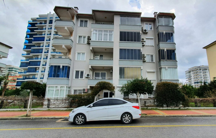 Меблированная трехкомнатная квартира с видом на море и горы на границе районов Махмутлар и Кестель, 90м - Ракурс 25