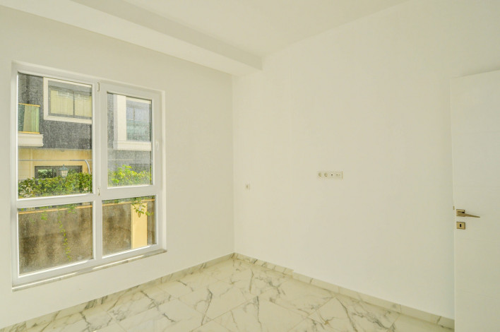 Двухкомнатная квартира в новой резиденции рядом с пляжем в районе Авсаллар, 55 м2 - Ракурс 8